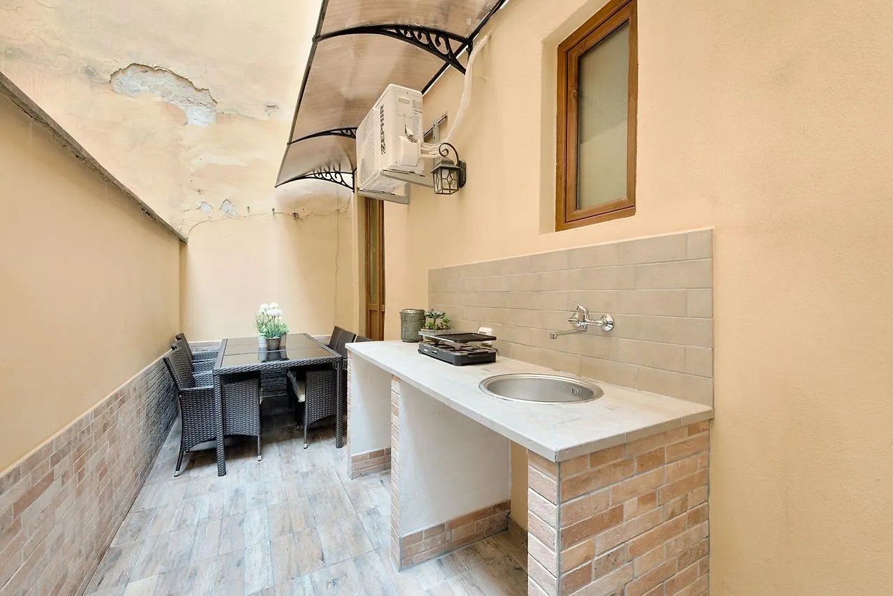 Santa Croce Cathedral By Mmega Apartment Florence