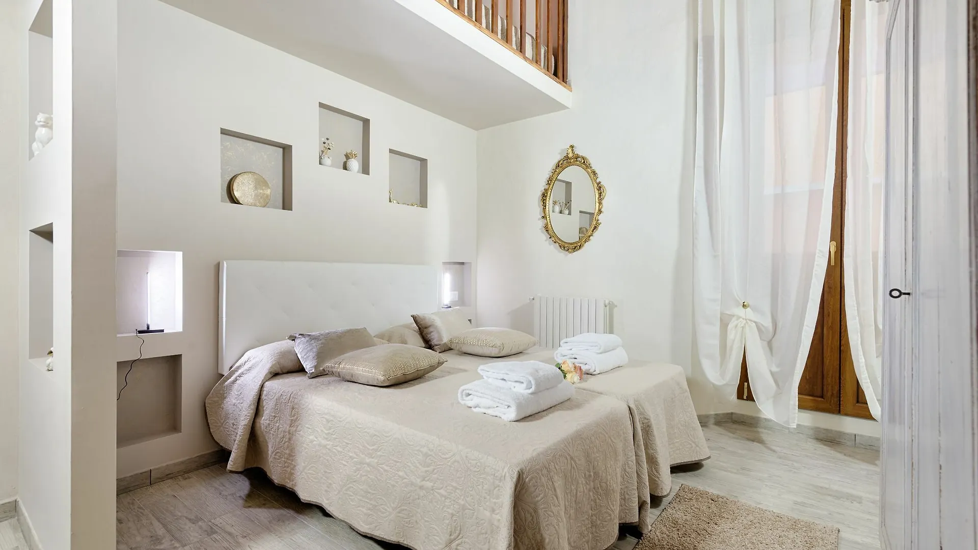 Santa Croce Cathedral By Mmega Apartment Florence